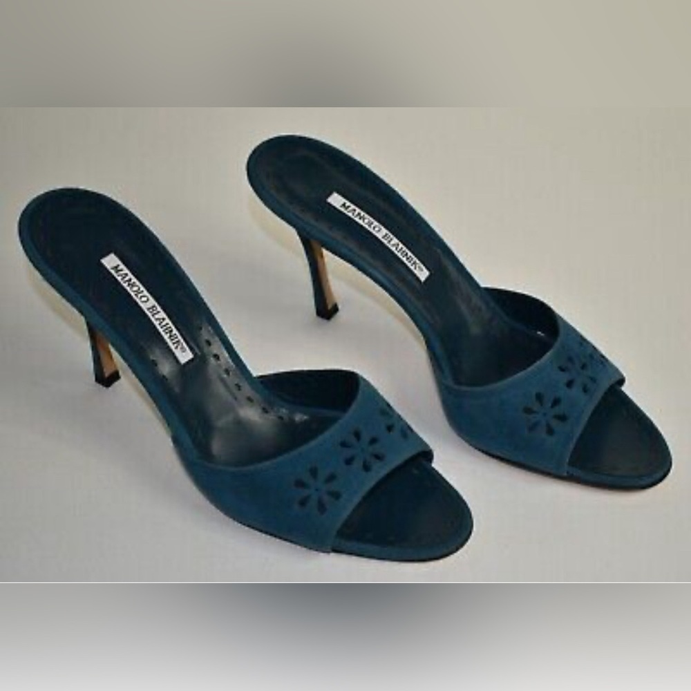 Manolo Blahnik Laser Cut Green Suede Slides Hills 35.5 Size 5 1/2